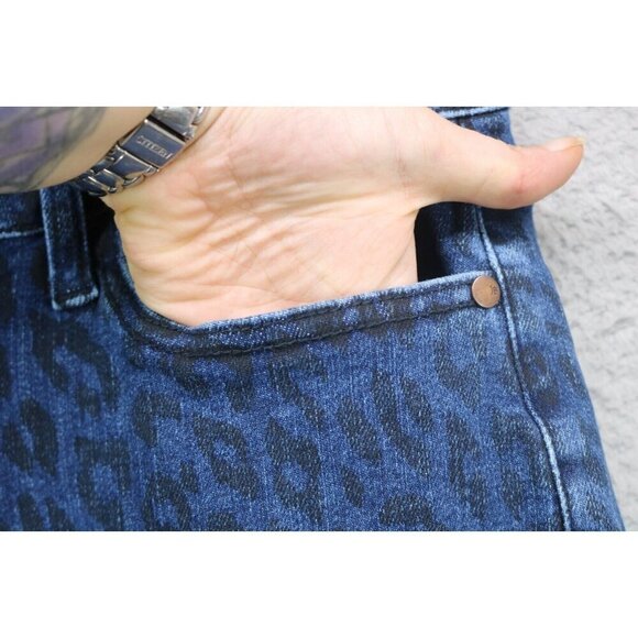 Blue Leopard Print Women Jeans - Picture 3 of 13